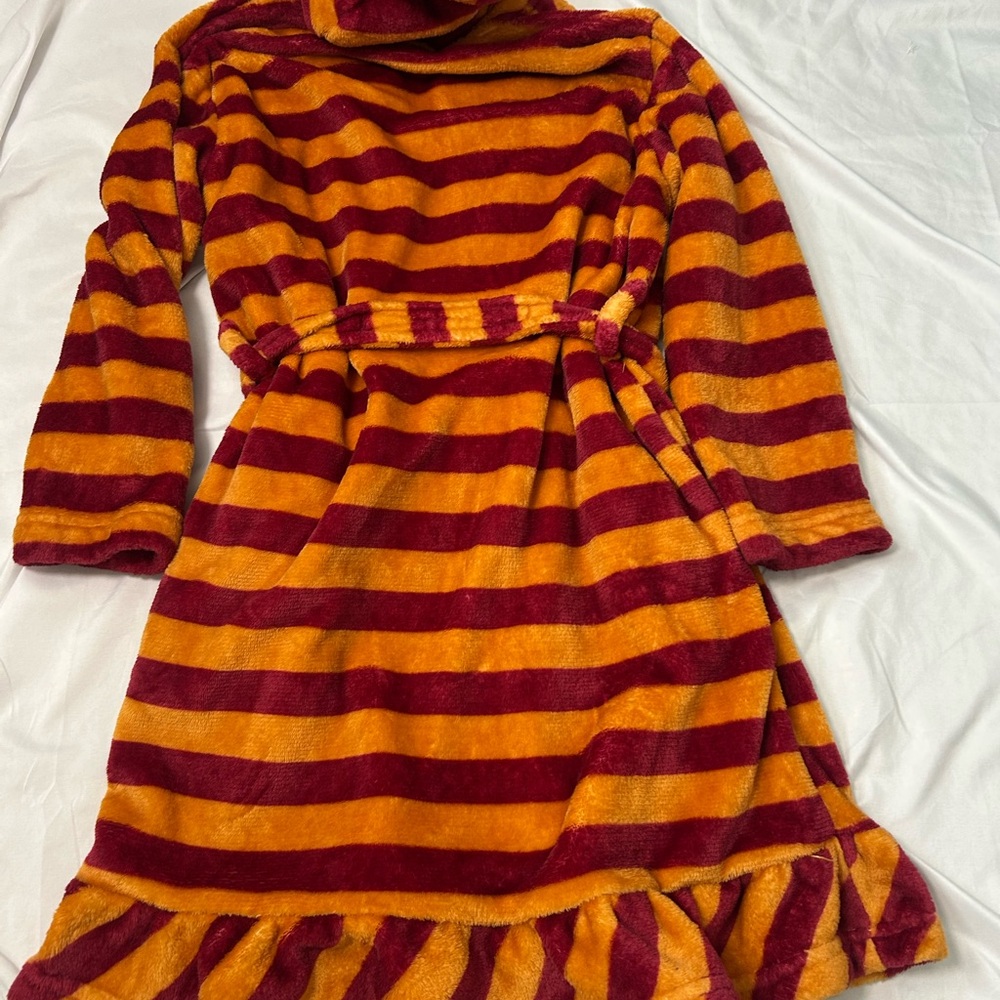 Harry Potter Gryffyndor Robes Girls Sz 14 Pjammies Wizarding World Crest - Picture 7 of 8
